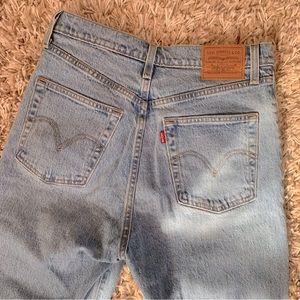 Levi’s NWOT Ribcage Straight Medium Wash Jeans